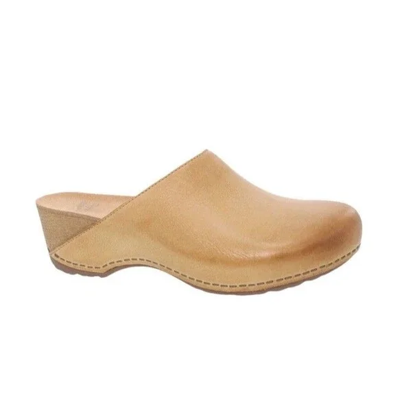 Dansko Nubuck Leather Tan Professional Comfort Clogs Size 40 EU/9.5-10 US Women - Picture 2 of 14